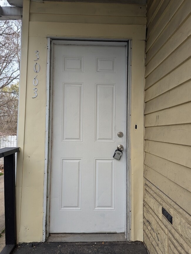 Building Photo - 3063 W 48th St