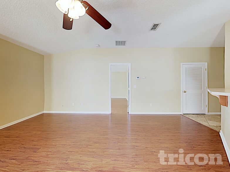 Building Photo - 1043 Moosehead Dr
