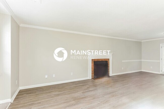 Building Photo - 3 Bedroom Pet-Friendly Home in Lithonia, GA with Main Street Renewal