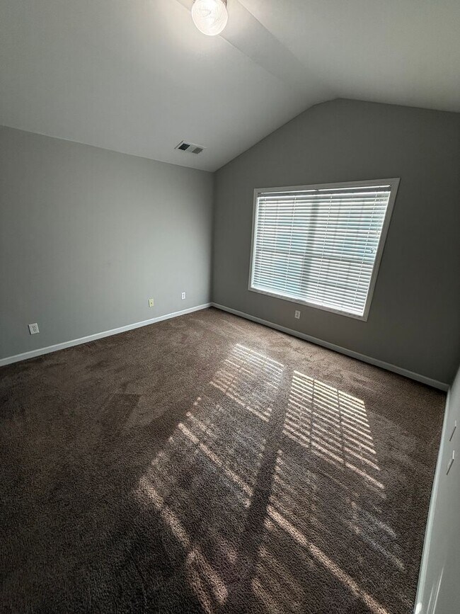 Building Photo - 1434