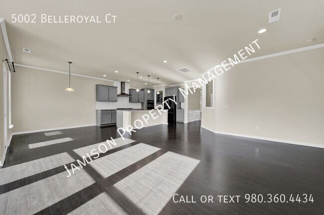 Building Photo - 5002 Belleroyal Ct