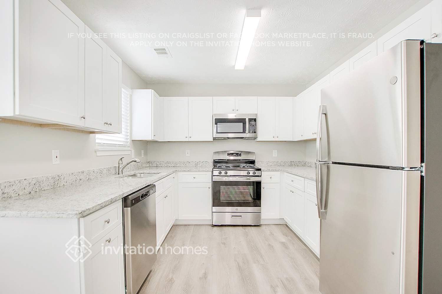 Building Photo - 4558 Carriage Park Dr