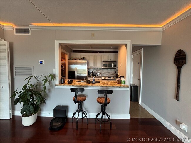 Building Photo - 900 River Reach Dr