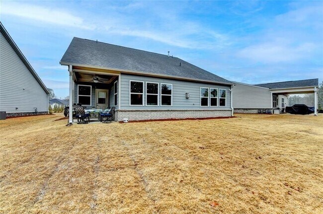 Building Photo - 811 Pineberry Ct