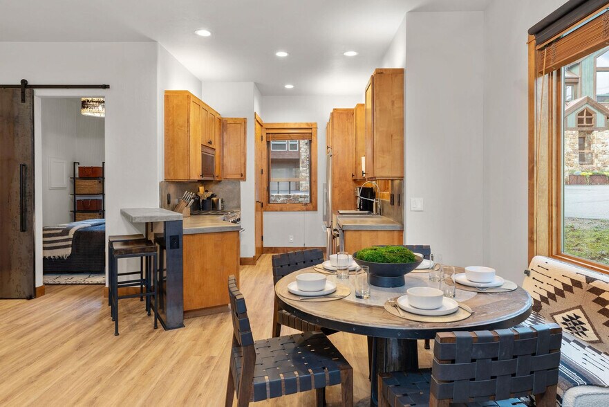 Building Photo - 404 Adams Ranch Rd