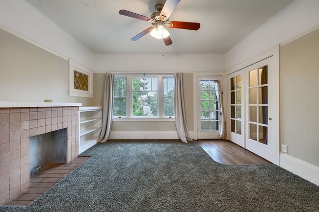 Building Photo - Charming Midtown 1-Bedroom Apartment with ...