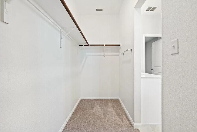 Building Photo - 388 Glocken Ln