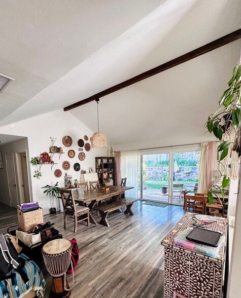 Building Photo - 3823 Via Del Conquistador