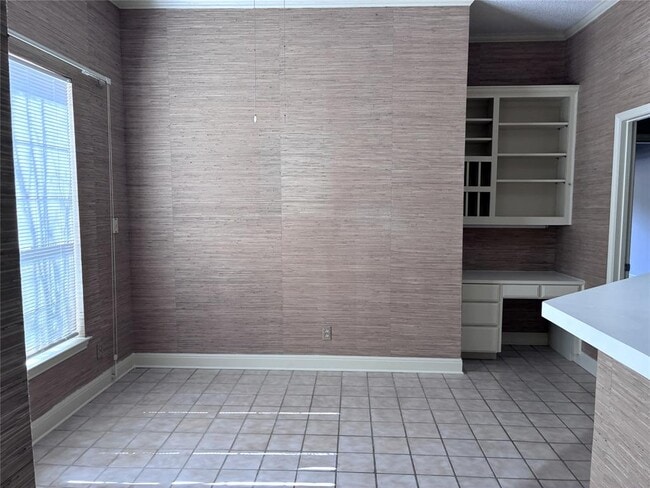 Building Photo - 10215 River Plantation Dr