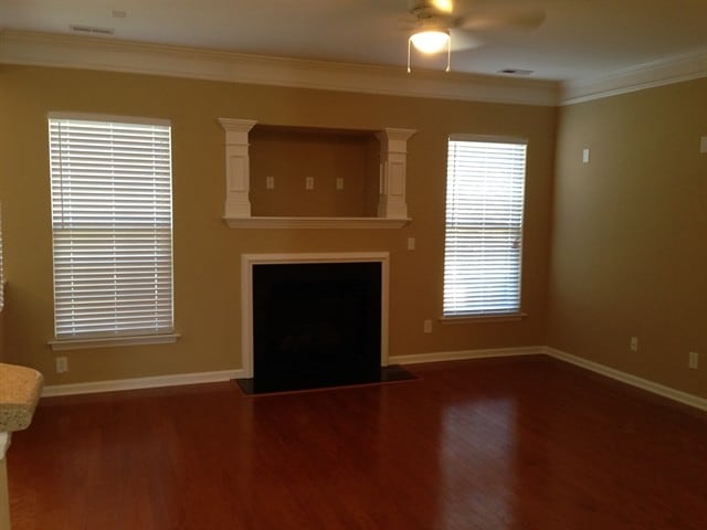 Building Photo - 609 English Oak Cir