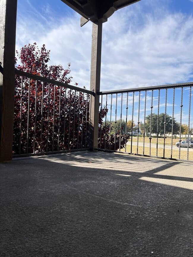 Building Photo - 427 Anchor Ln