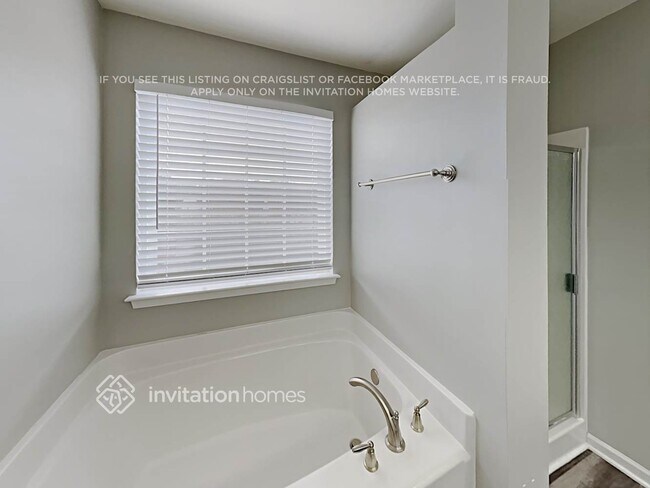 Building Photo - 5000 Mesa Ct