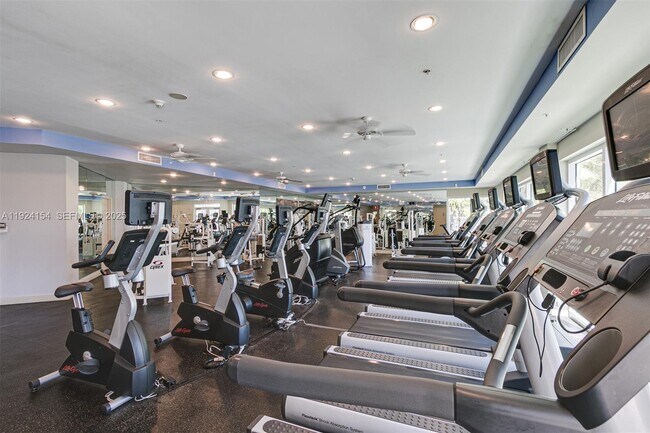 Building Photo - 3370 Hidden Bay Dr