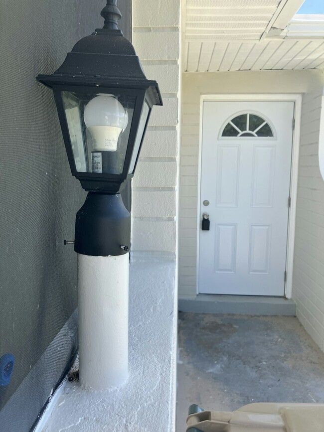 Building Photo - 5774 Gallatin Ln