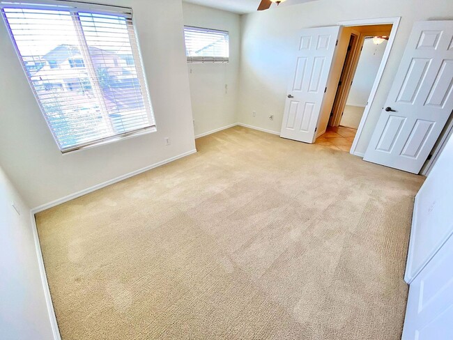 Building Photo - BEAUTIFUL 3 BEDROOM HOME WITH LOFT LOCATED...