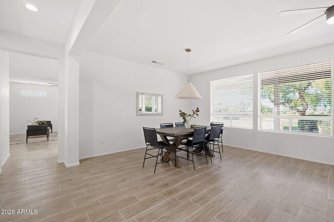 Building Photo - 22408 N Las Vegas Dr