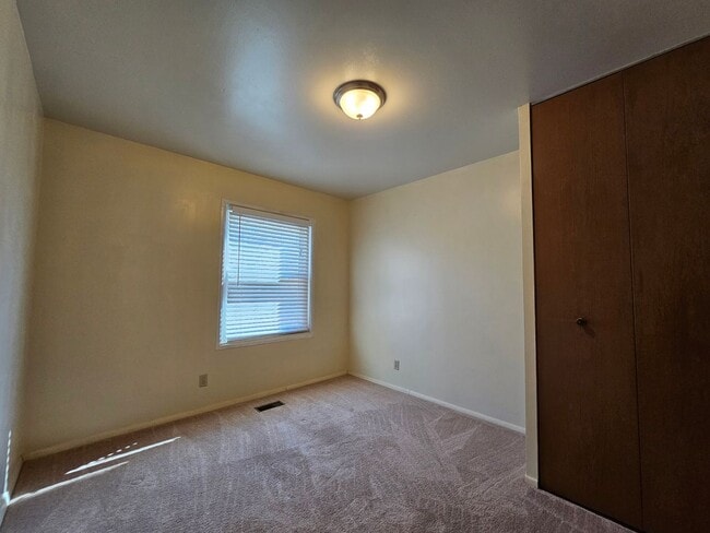 Building Photo - Charming 3-Bed, 2-Bath Tri-Level Home with Spacious Backyard & Gazebo