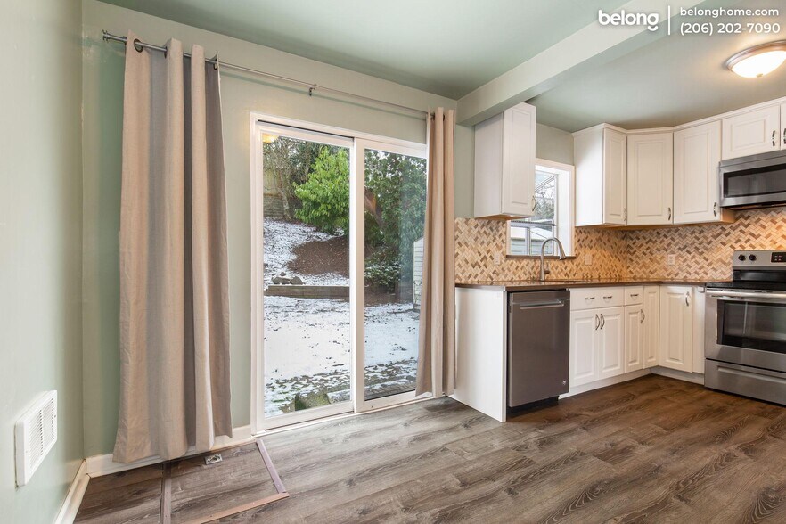 Building Photo - 9807 32nd Ave SW