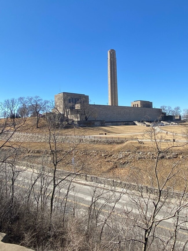 Building Photo - Santa Fe Condo- NEWLY REMODELED & MOVE-IN READY!!