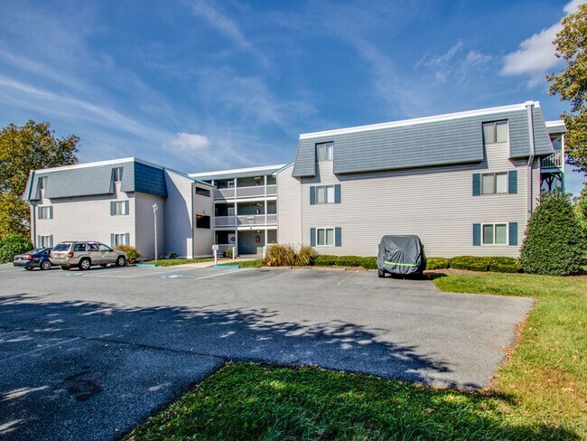 Building Photo - OFF SEASON RENTAL - FIRST FLOOR 2 BED 2 BA...