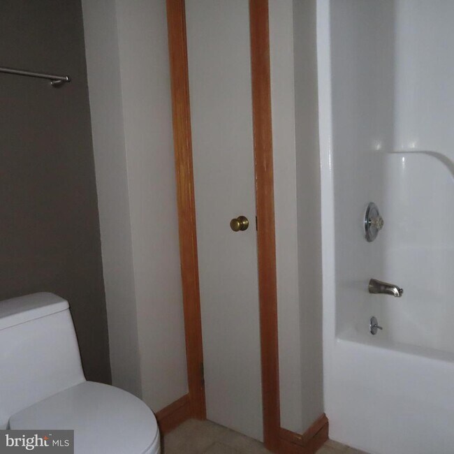 Building Photo - 14109 Buchanan Trail W