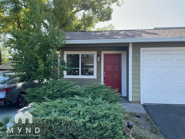 Building Photo - 7047 Greenback Ln