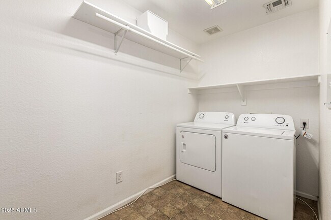 Building Photo - 28916 N Nobel Rd
