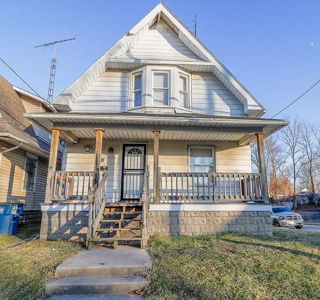 Primary Photo - Spacious 3 Bedroom 1 Bath House Located Ne...