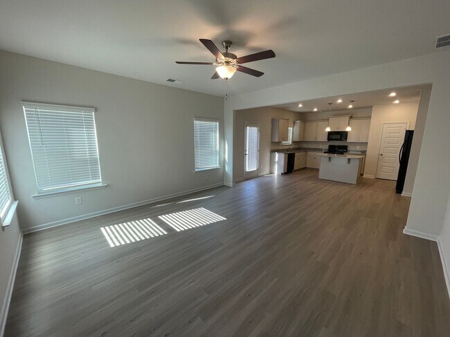 Building Photo - 7 Longbrook Dr.