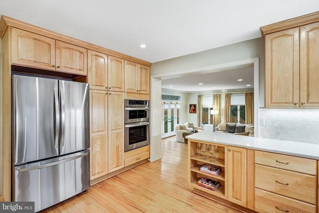 Building Photo - 1504 Wake Forest Dr