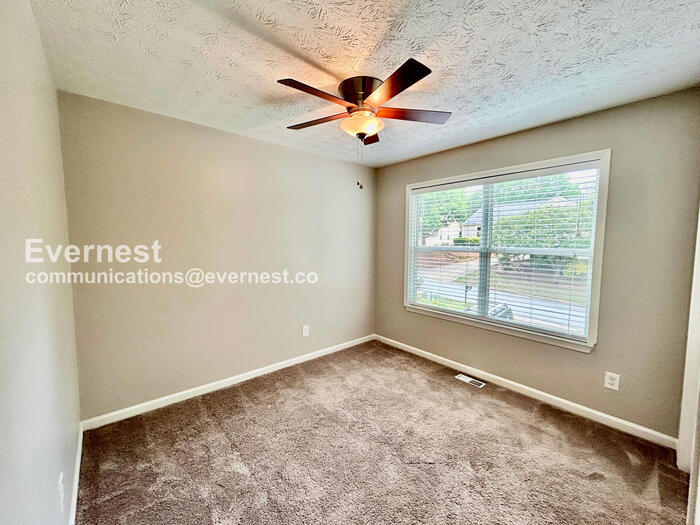Building Photo - 655 S Preston Ct