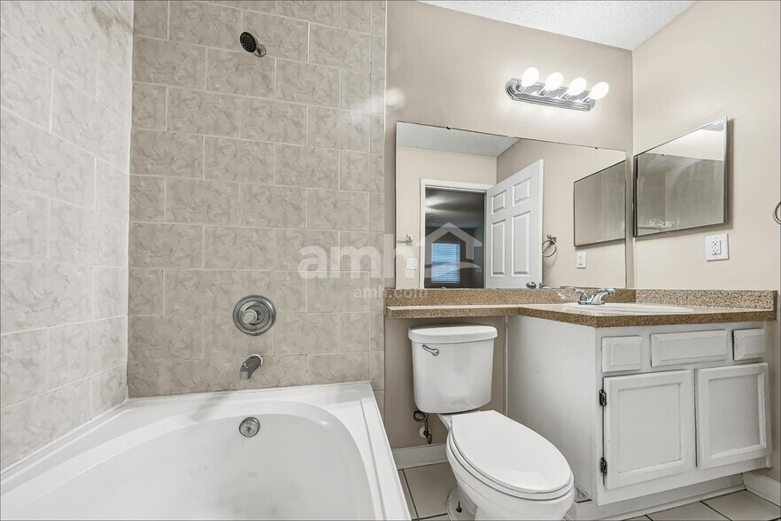 Building Photo - 7666 Coatbridge Ter