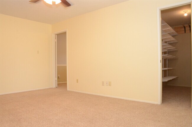 Building Photo - 3002 N Blue Meadow Cir