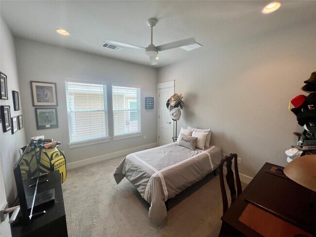Building Photo - 6515 Davis Ln