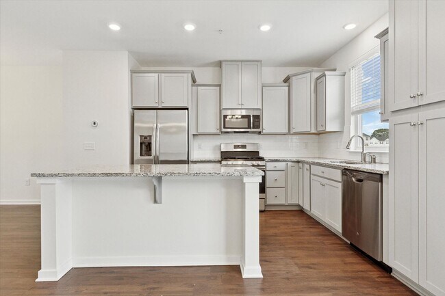 Building Photo - Available Immediately – 3 Bedroom / 2.5 Bath Townhome in Downingtown School District