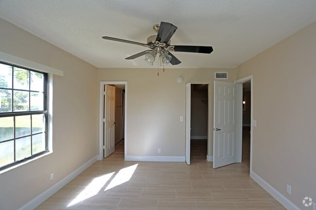 Interior Photo - Delray Place Apartments