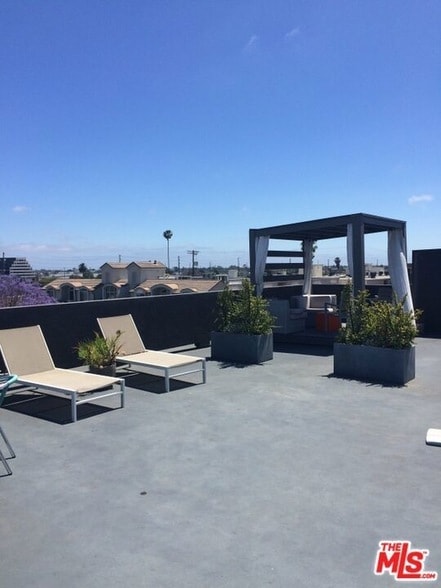 Building Photo - 11776 Idaho Ave