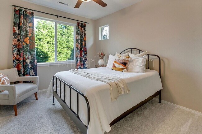 Building Photo - 21724 SW Vintner Ln