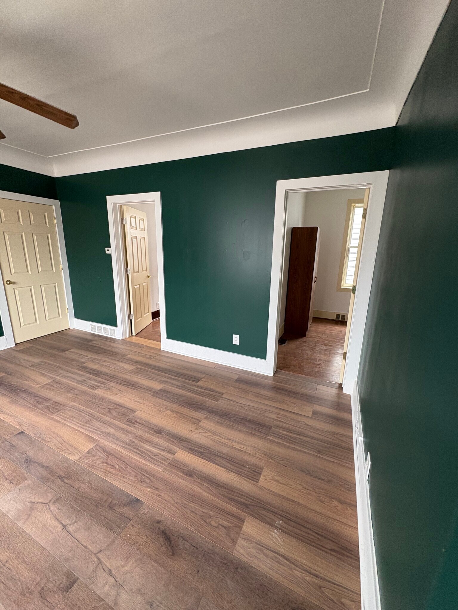 Building Photo - 3983 Talbot St