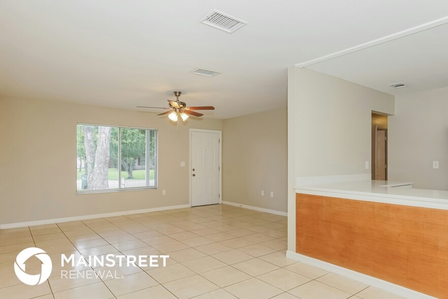 Building Photo - 241 Manth Ave