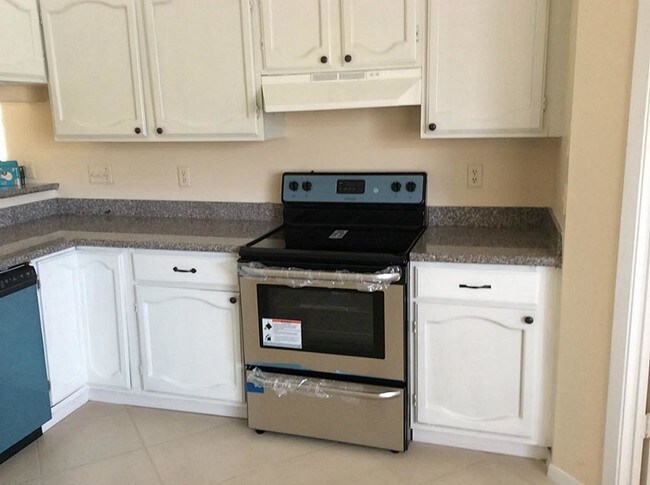Building Photo - 16418 Quail Park Dr