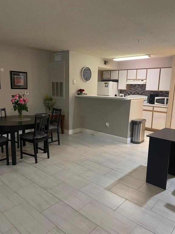 Building Photo - 2214 Grand Cayman Ct