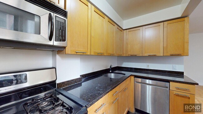 Building Photo - 435 E 79th St