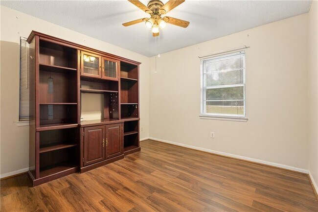 Building Photo - 11297 Old Moffat Rd