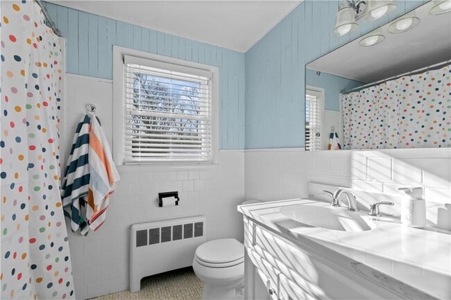 Building Photo - 84 Birchwood Dr