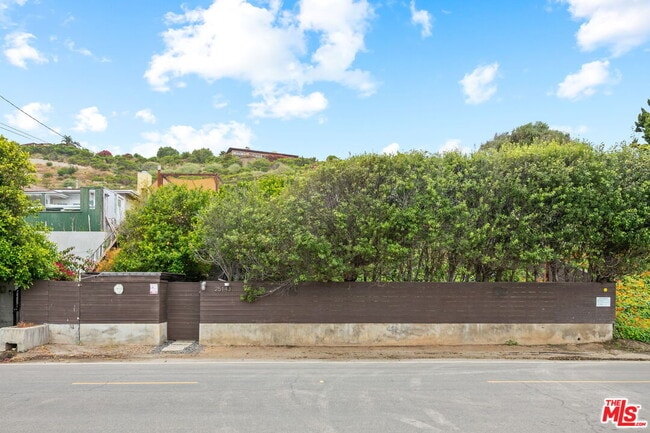 Building Photo - 25143 Malibu Rd