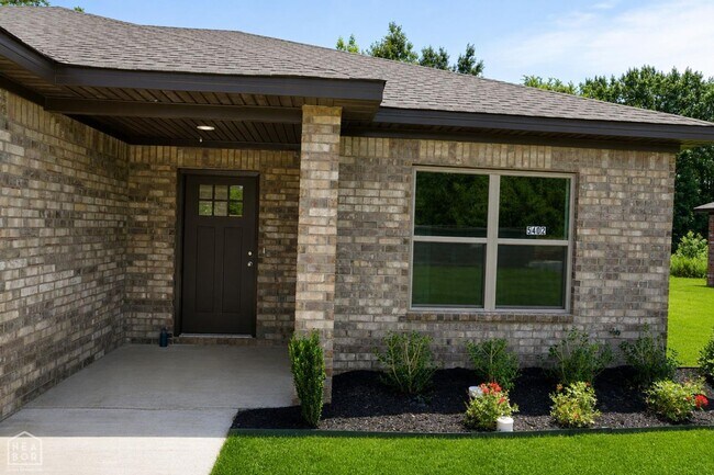 Building Photo - 5402 Lotus St