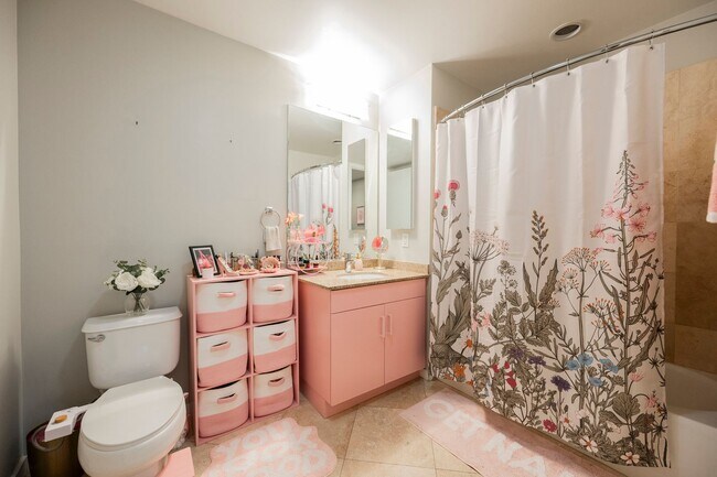 Building Photo - Arts District- Downtown Las Vegas~Luxury furnished condo now available!