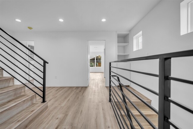 Building Photo - 15000 S Richmond Ave