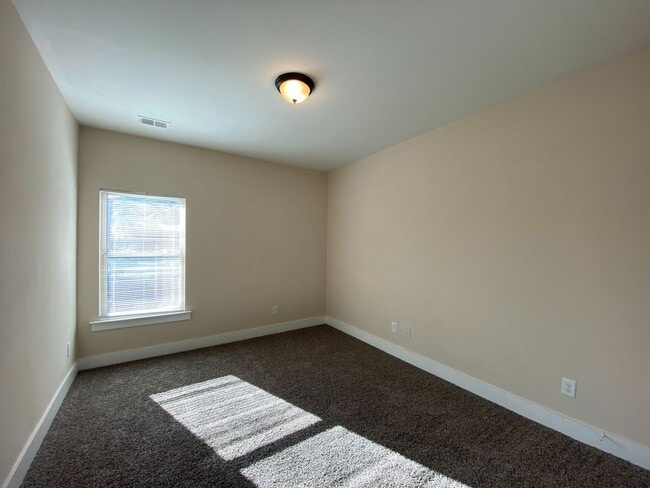 Building Photo - Home for Rent in McCalla, AL! Available to View Now!!!